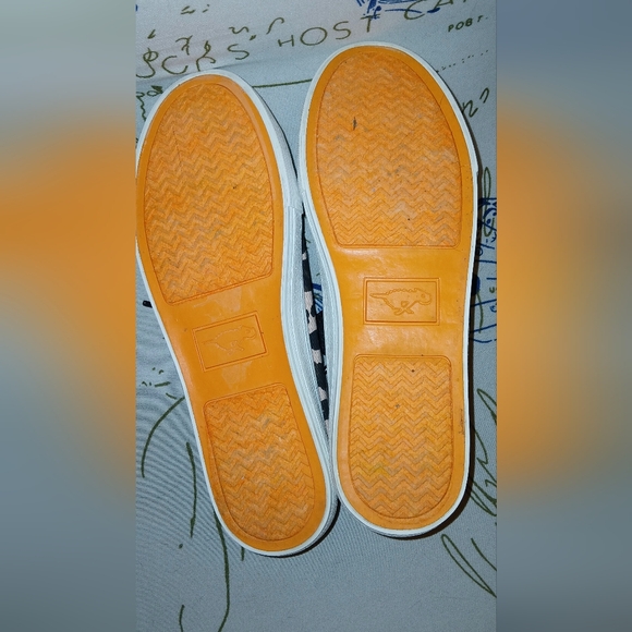 RocketDog pink leopard print sneakers. - Picture 4 of 4